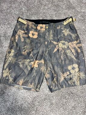 Flylow Shorts Mens Large Multicolor Hybrid Swim Casual Stretch Zip Fly Trail Euc